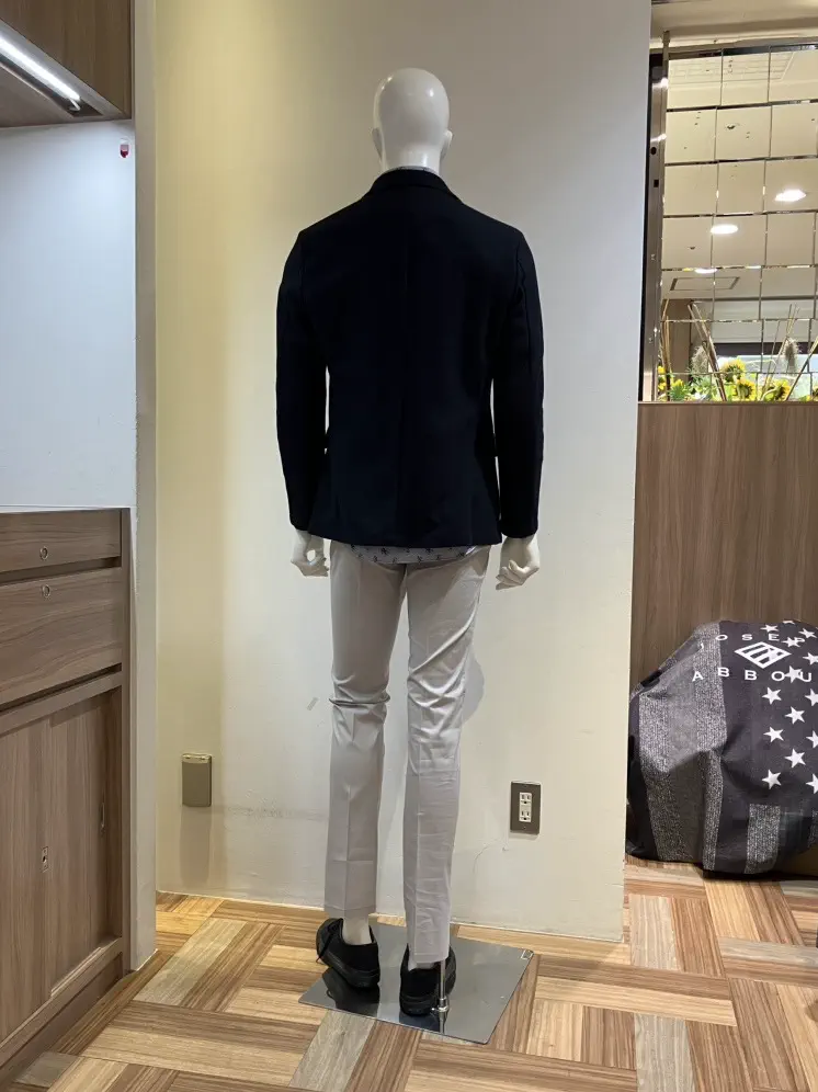 JOSEPH ABBOUD スタッフ コーディネート画像