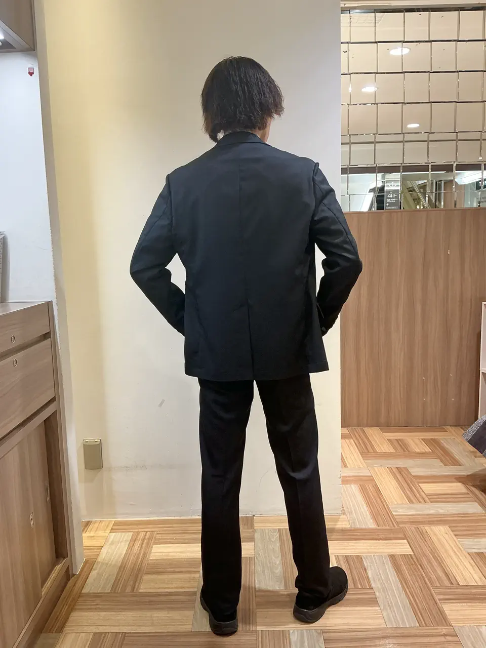 JOSEPH ABBOUD カイリ コーディネート画像