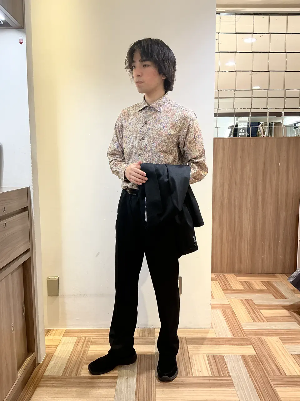 JOSEPH ABBOUD カイリ コーディネート画像