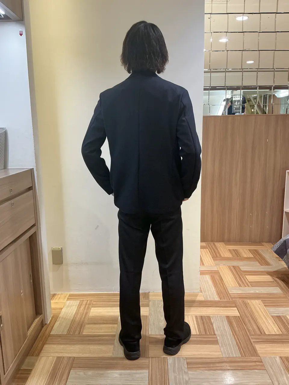 JOSEPH ABBOUD カイリ コーディネート画像