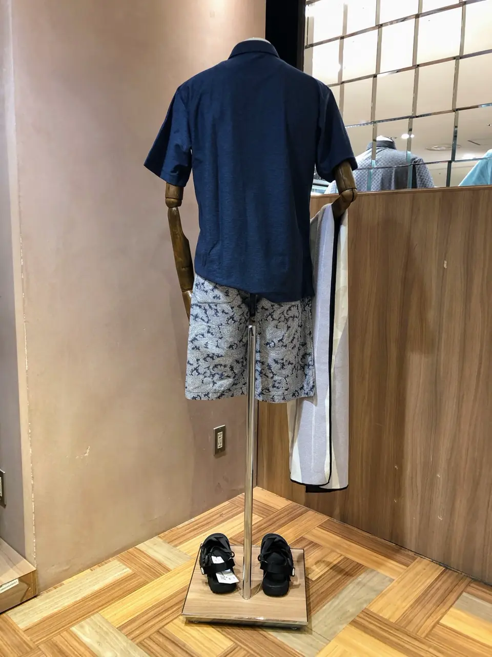 JOSEPH ABBOUD 小城 コーディネート画像