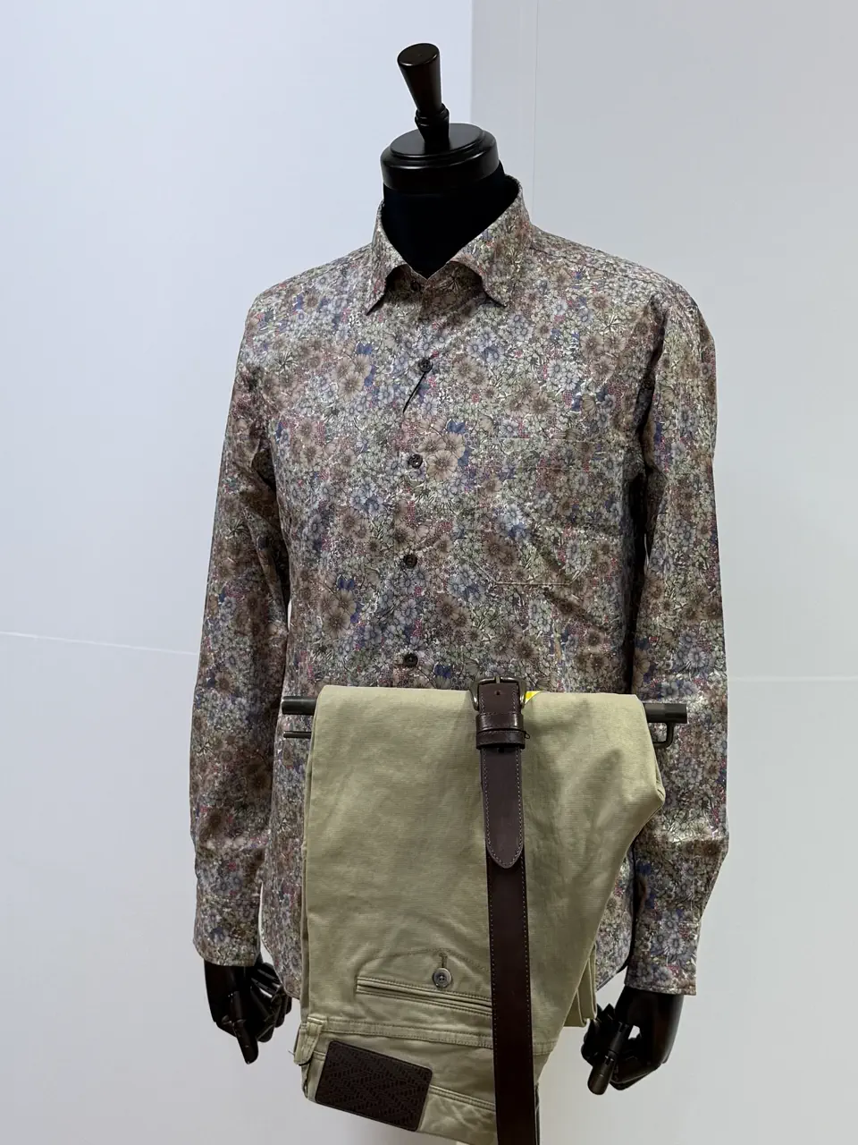 JOSEPH ABBOUD 吉村 コーディネート画像