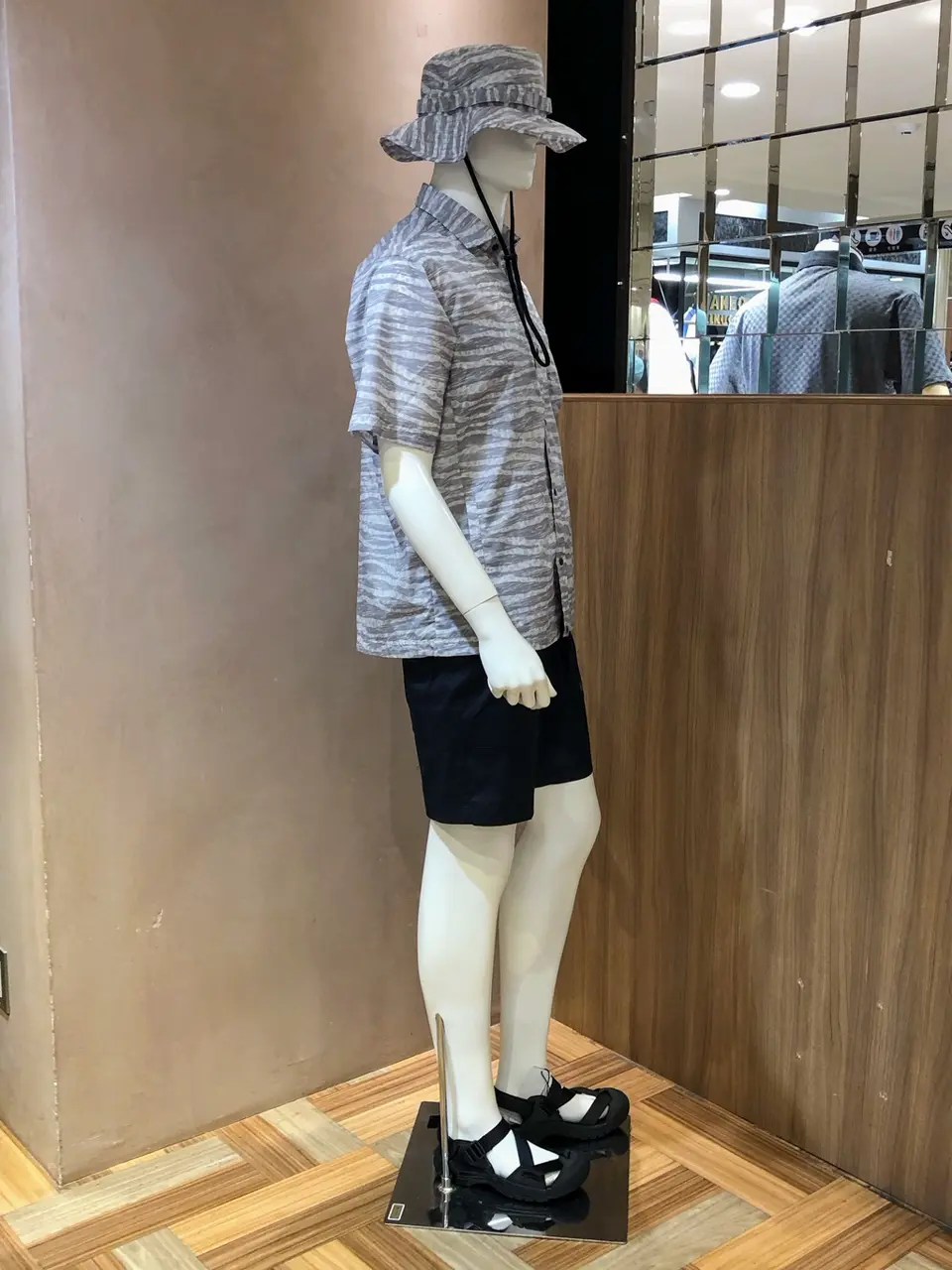 JOSEPH ABBOUD 小城 コーディネート画像