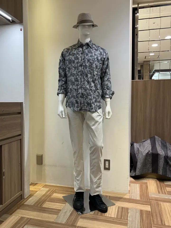 JOSEPH ABBOUD スタッフ コーディネート画像
