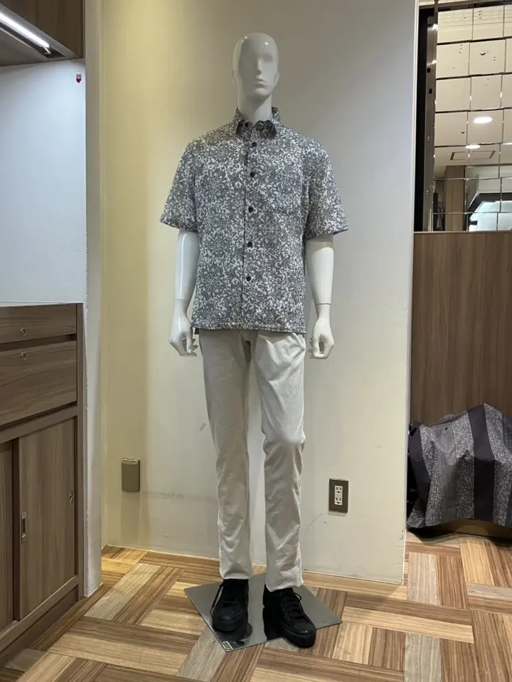 JOSEPH ABBOUD スタッフ コーディネート画像