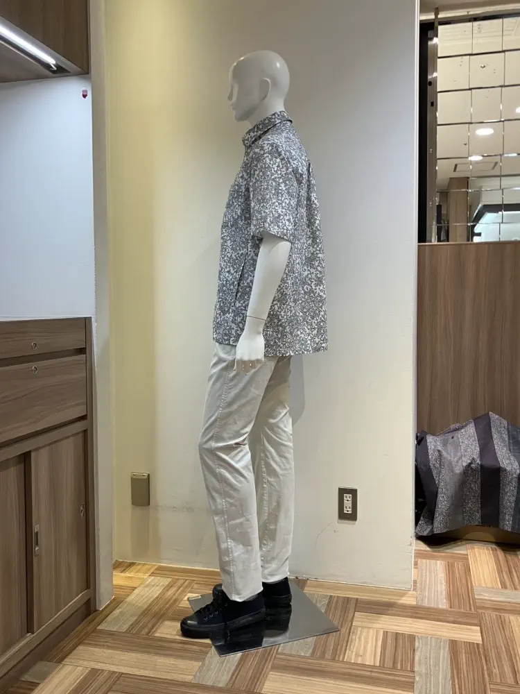 JOSEPH ABBOUD スタッフ コーディネート画像