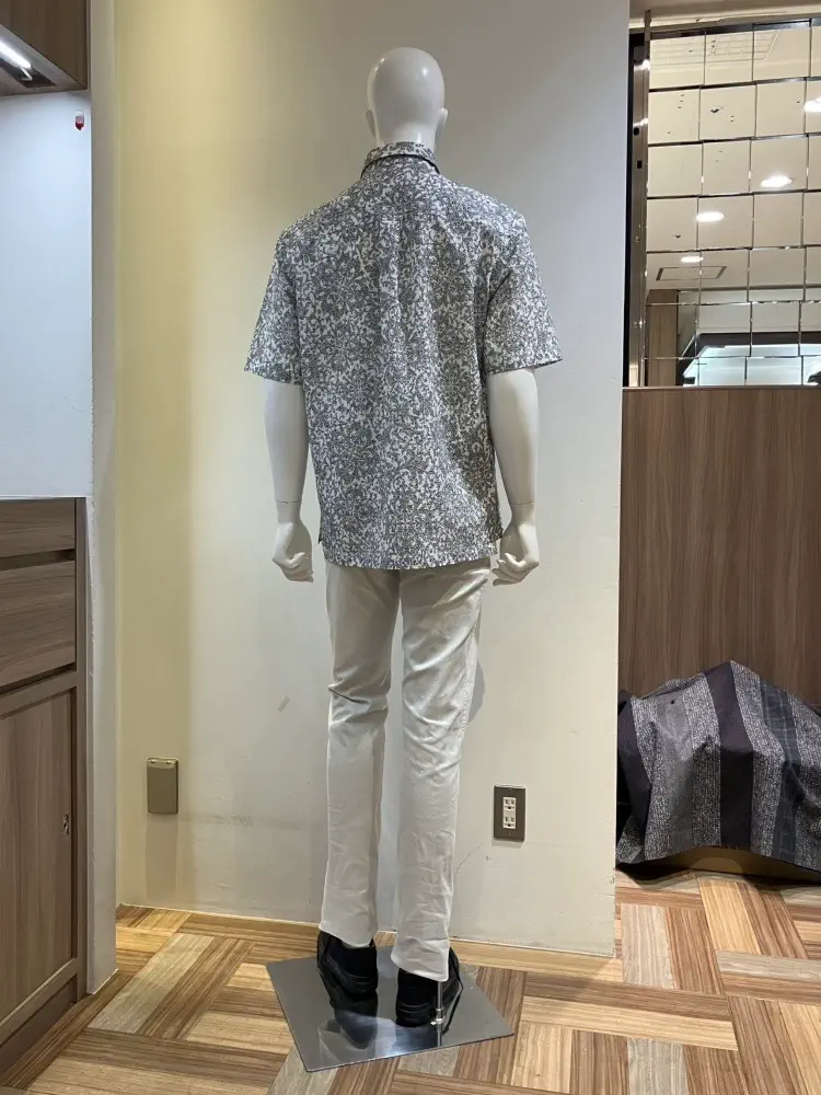 JOSEPH ABBOUD スタッフ コーディネート画像