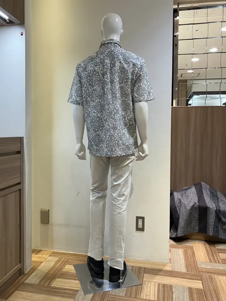 JOSEPH ABBOUD スタッフ コーディネート画像