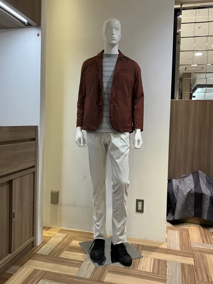 JOSEPH ABBOUD スタッフ コーディネート画像