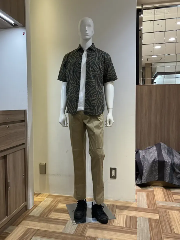 JOSEPH ABBOUD スタッフ コーディネート画像