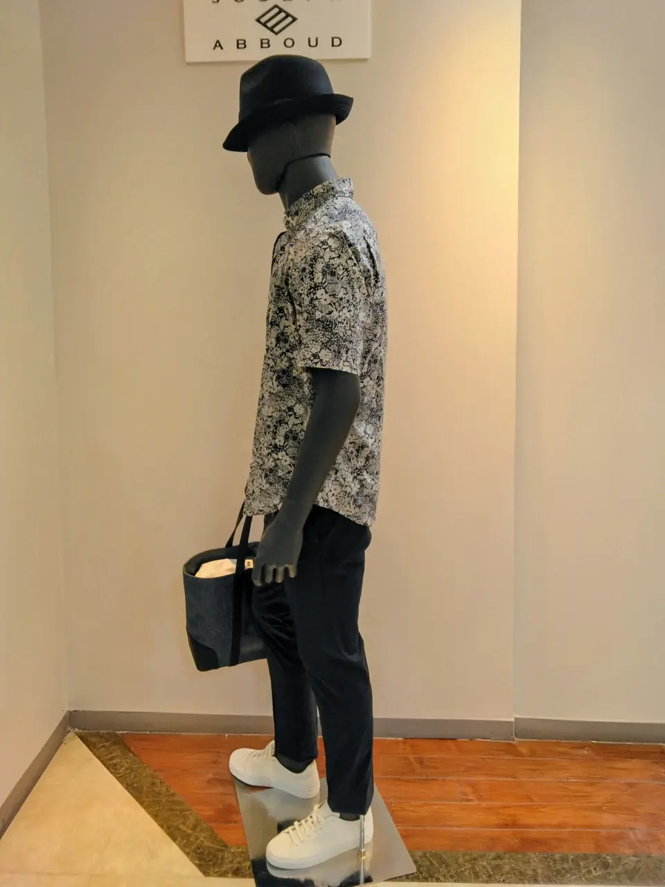 JOSEPH ABBOUD 　伊丹 コーディネート画像