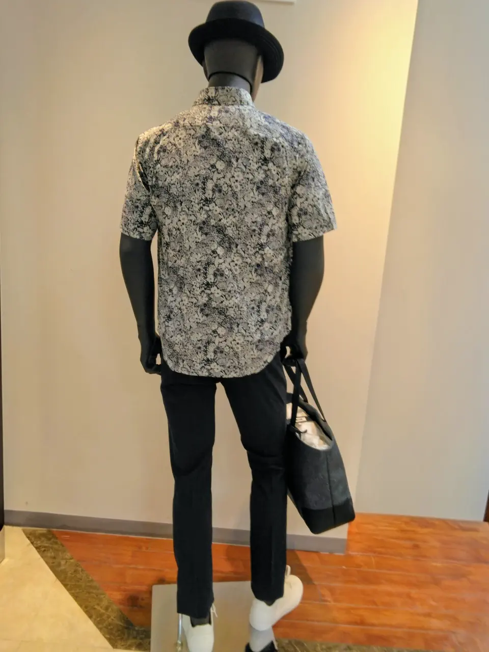 JOSEPH ABBOUD 　伊丹 コーディネート画像