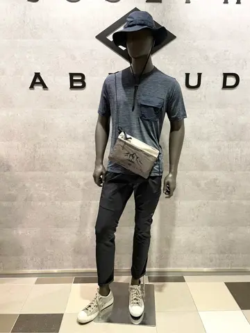 JOSEPH ABBOUD 東　 コーディネート画像
