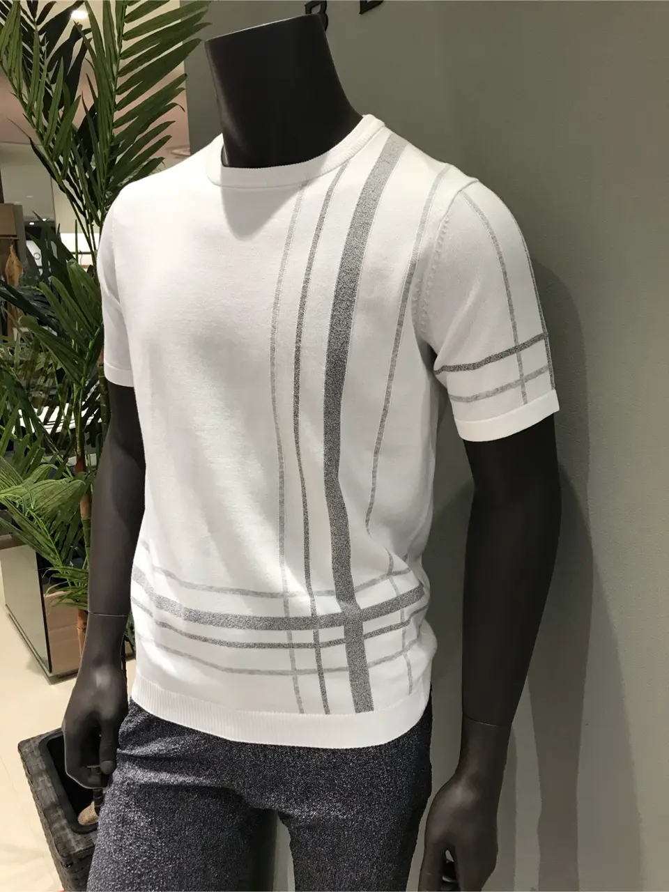 JOSEPH ABBOUD 伊津野 コーディネート画像