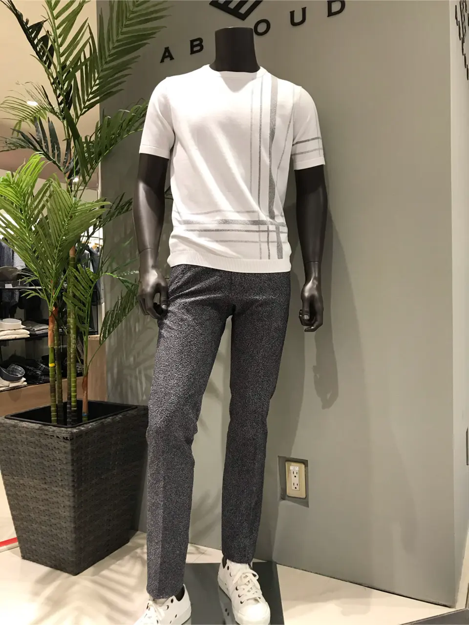 JOSEPH ABBOUD 伊津野 コーディネート画像