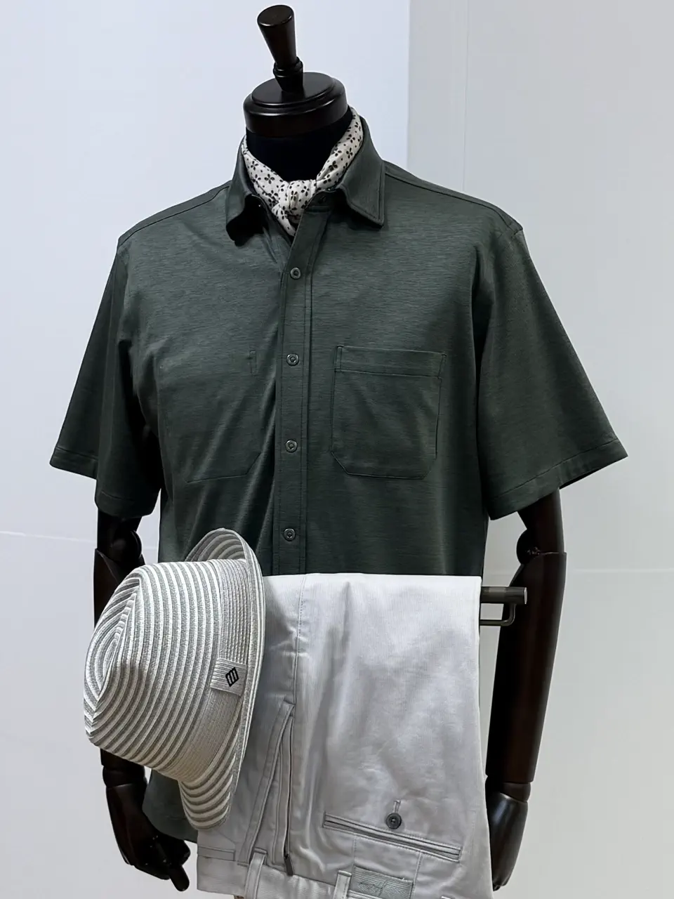 JOSEPH ABBOUD 吉村 コーディネート画像