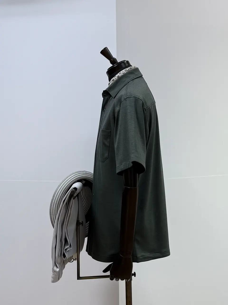 JOSEPH ABBOUD 吉村 コーディネート画像