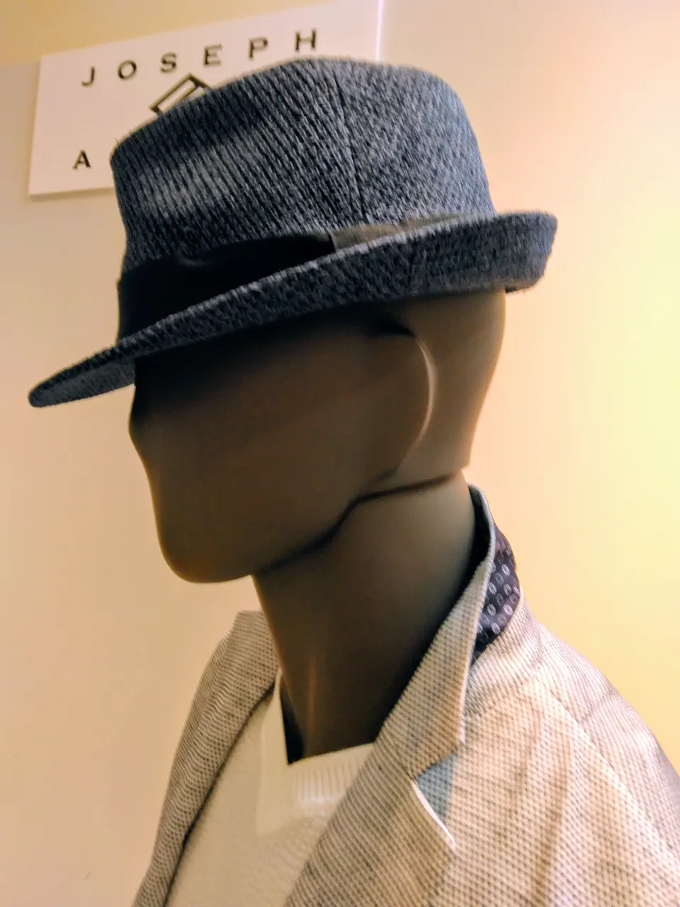 JOSEPH ABBOUD 　伊丹 コーディネート画像