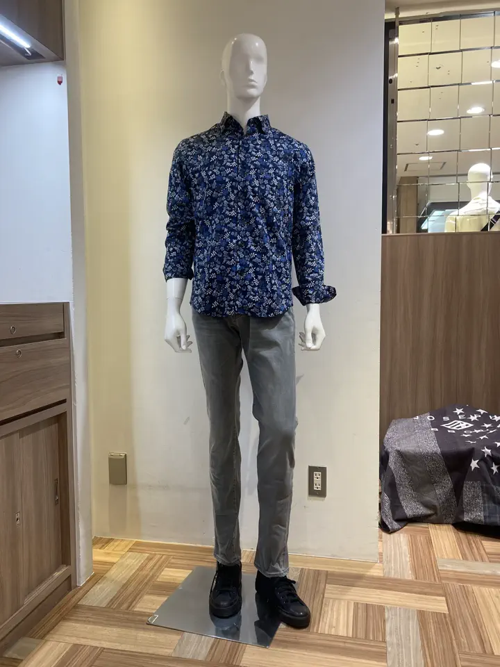 JOSEPH ABBOUD スタッフ コーディネート画像