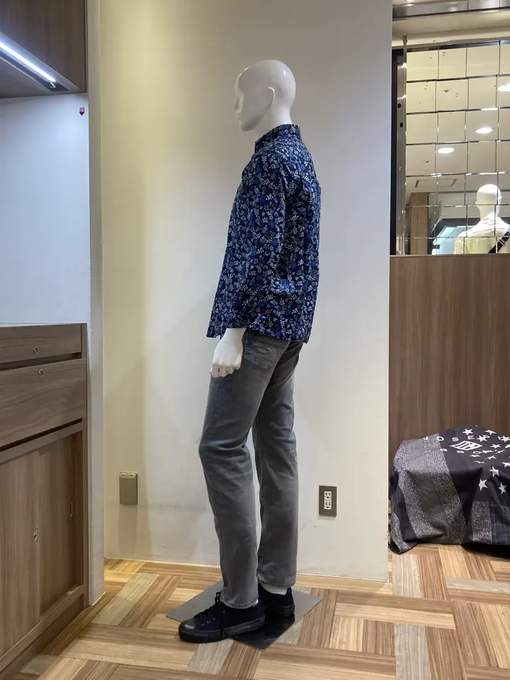 JOSEPH ABBOUD スタッフ コーディネート画像