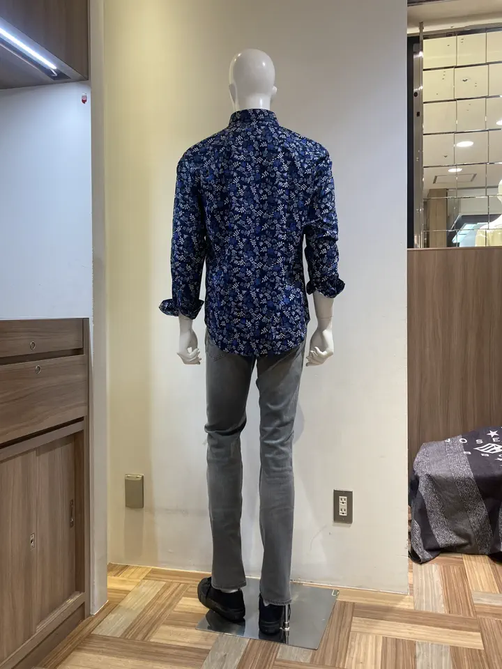 JOSEPH ABBOUD スタッフ コーディネート画像