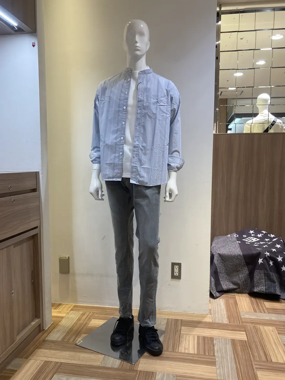 JOSEPH ABBOUD スタッフ コーディネート画像