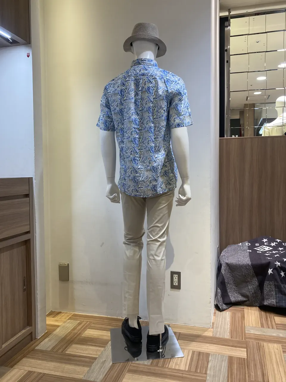 JOSEPH ABBOUD スタッフ コーディネート画像