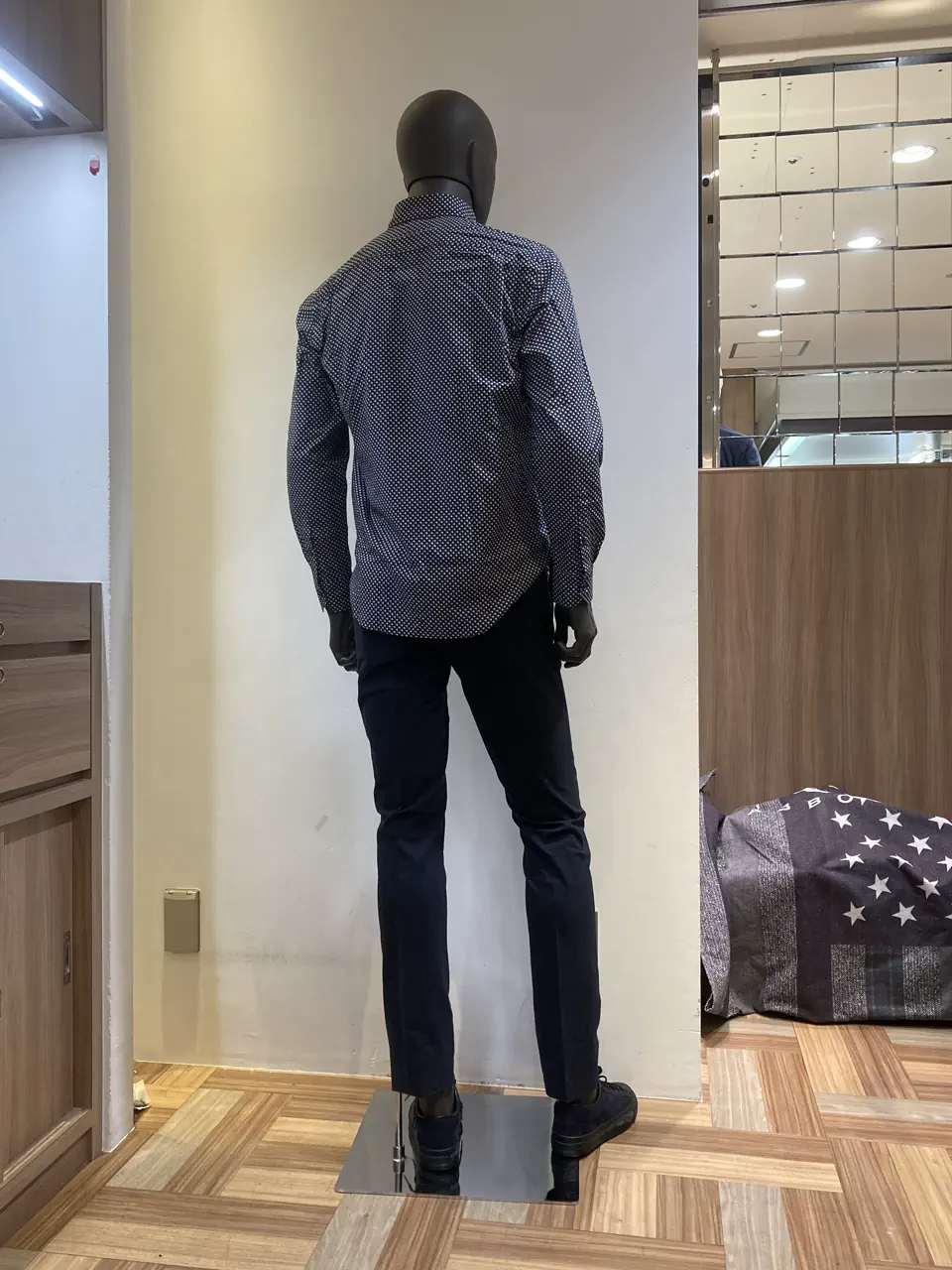 JOSEPH ABBOUD スタッフ コーディネート画像