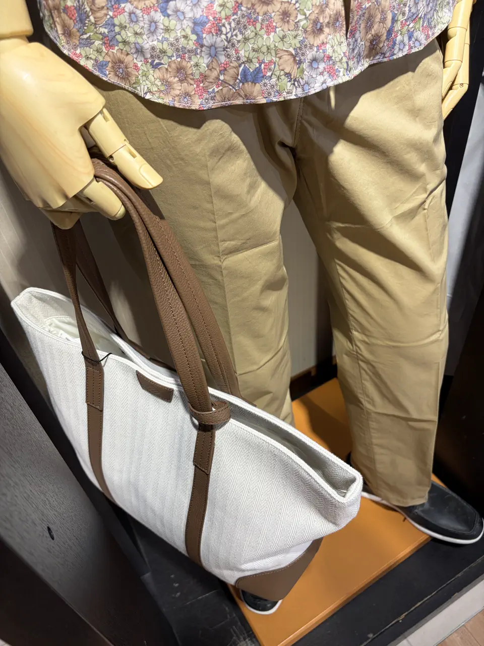 JOSEPH ABBOUD 山口 コーディネート画像