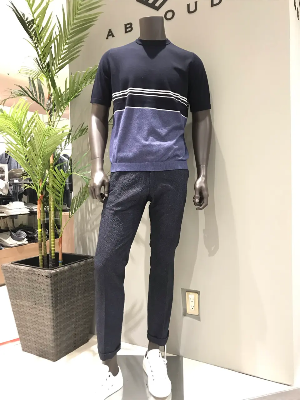 JOSEPH ABBOUD 伊津野 コーディネート画像