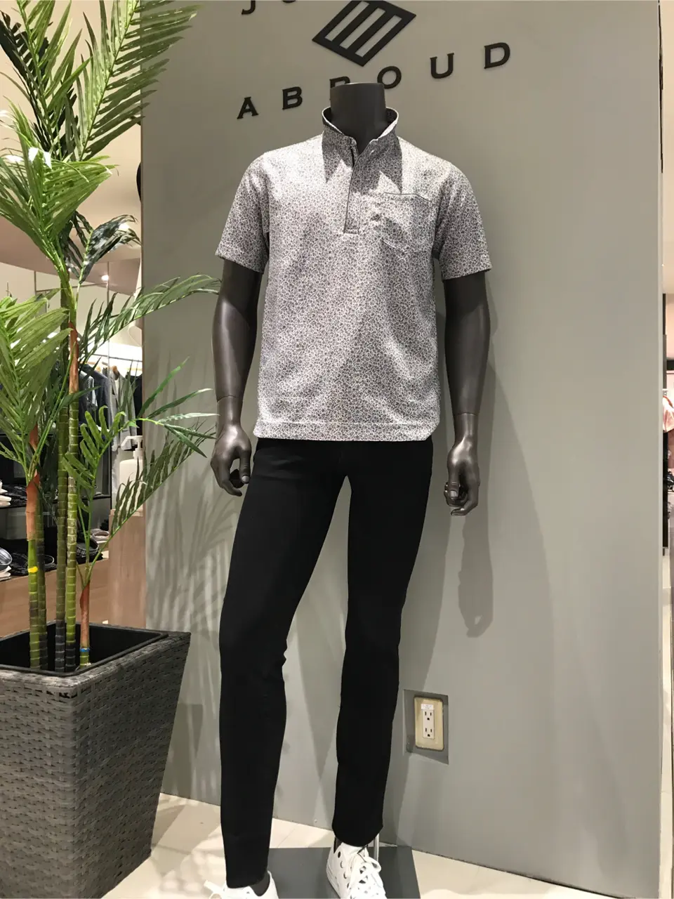 JOSEPH ABBOUD 伊津野 コーディネート画像