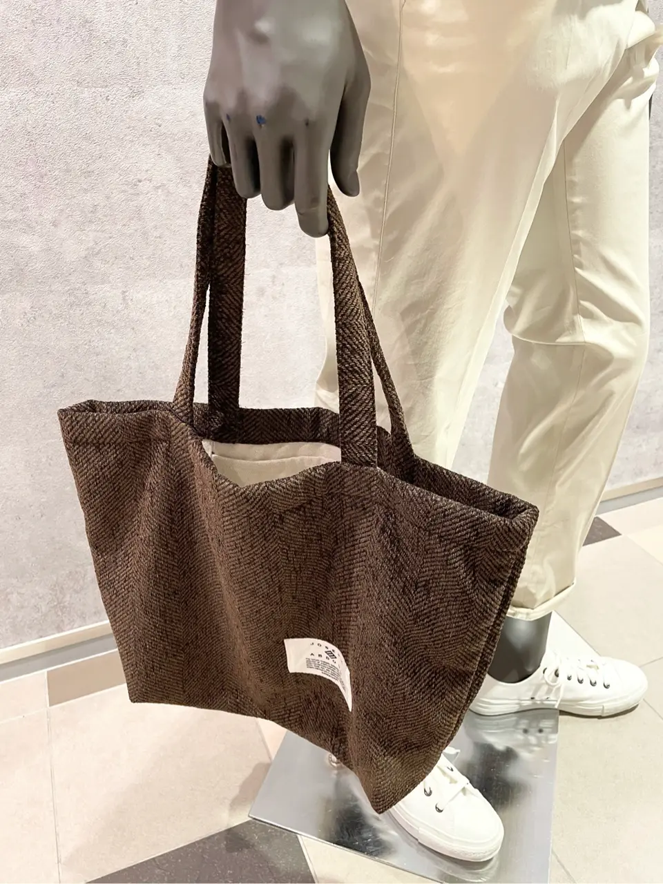 JOSEPH ABBOUD 東　 コーディネート画像