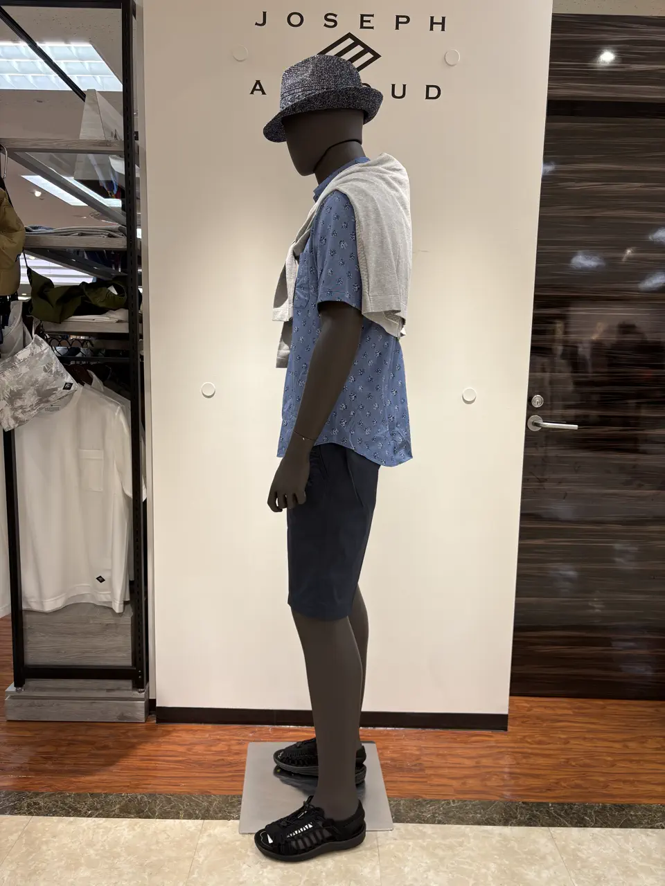 JOSEPH ABBOUD 碇 コーディネート画像