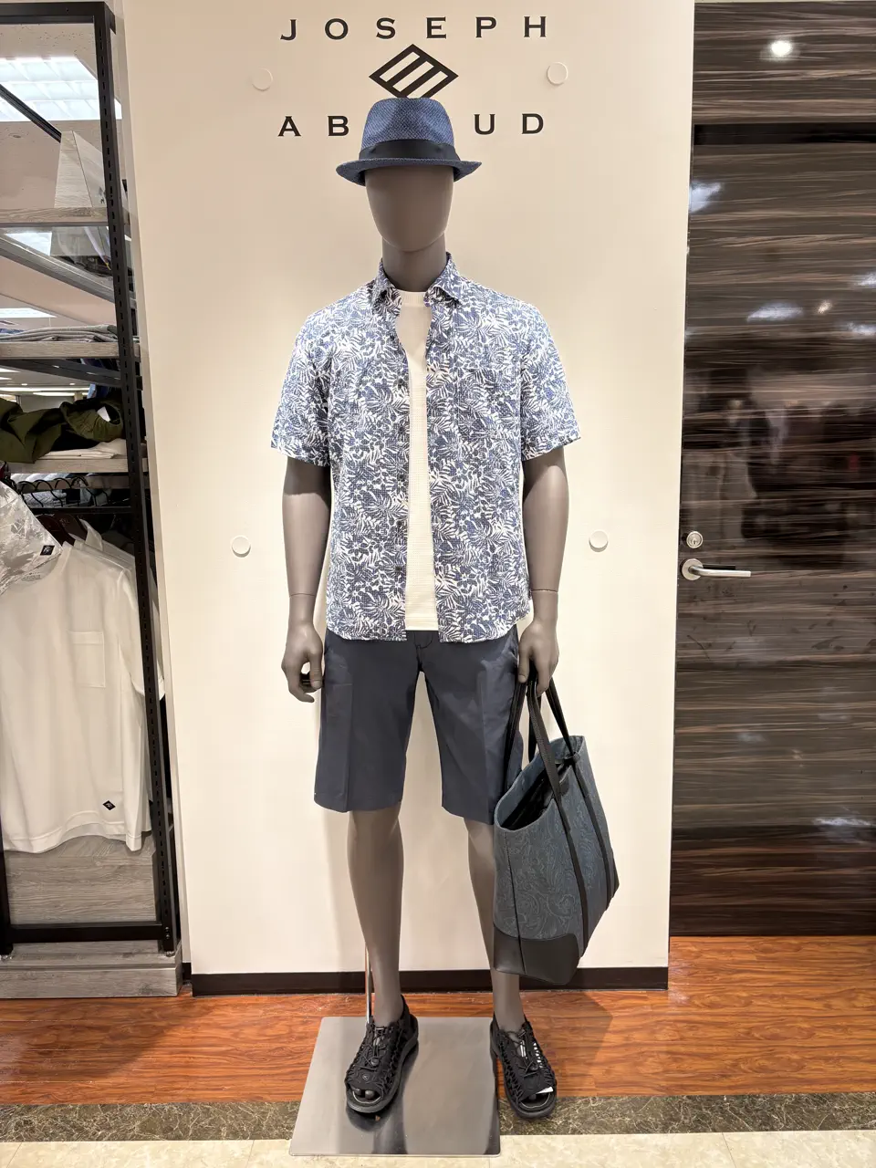  碇 コーディネート画像