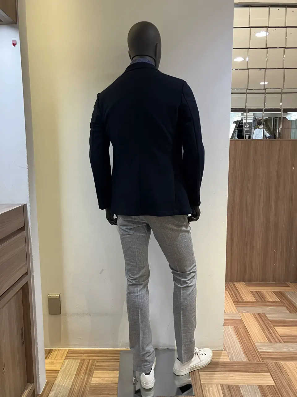 JOSEPH ABBOUD 小城 コーディネート画像