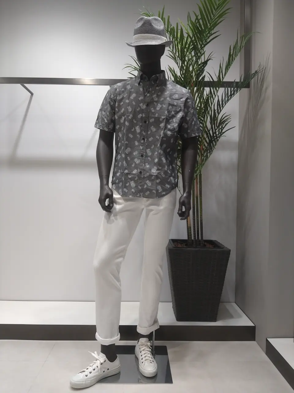 JOSEPH ABBOUD 重留 コーディネート画像