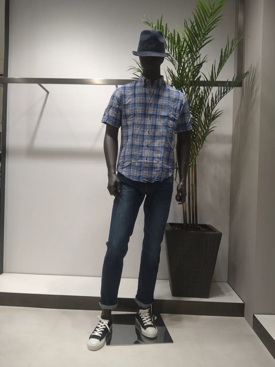 JOSEPH ABBOUD 重留 コーディネート画像