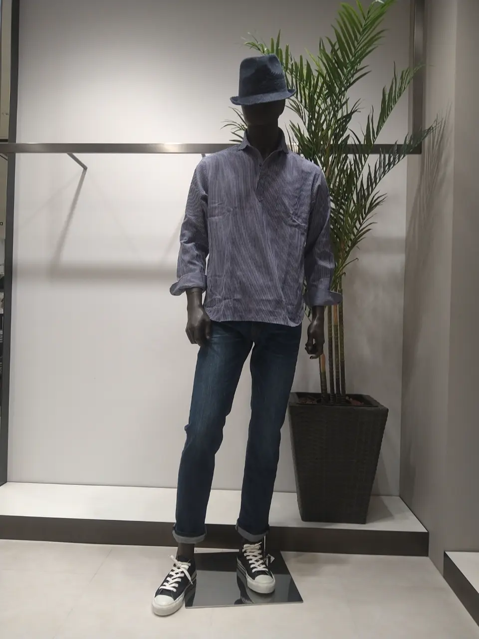 JOSEPH ABBOUD 重留 コーディネート画像