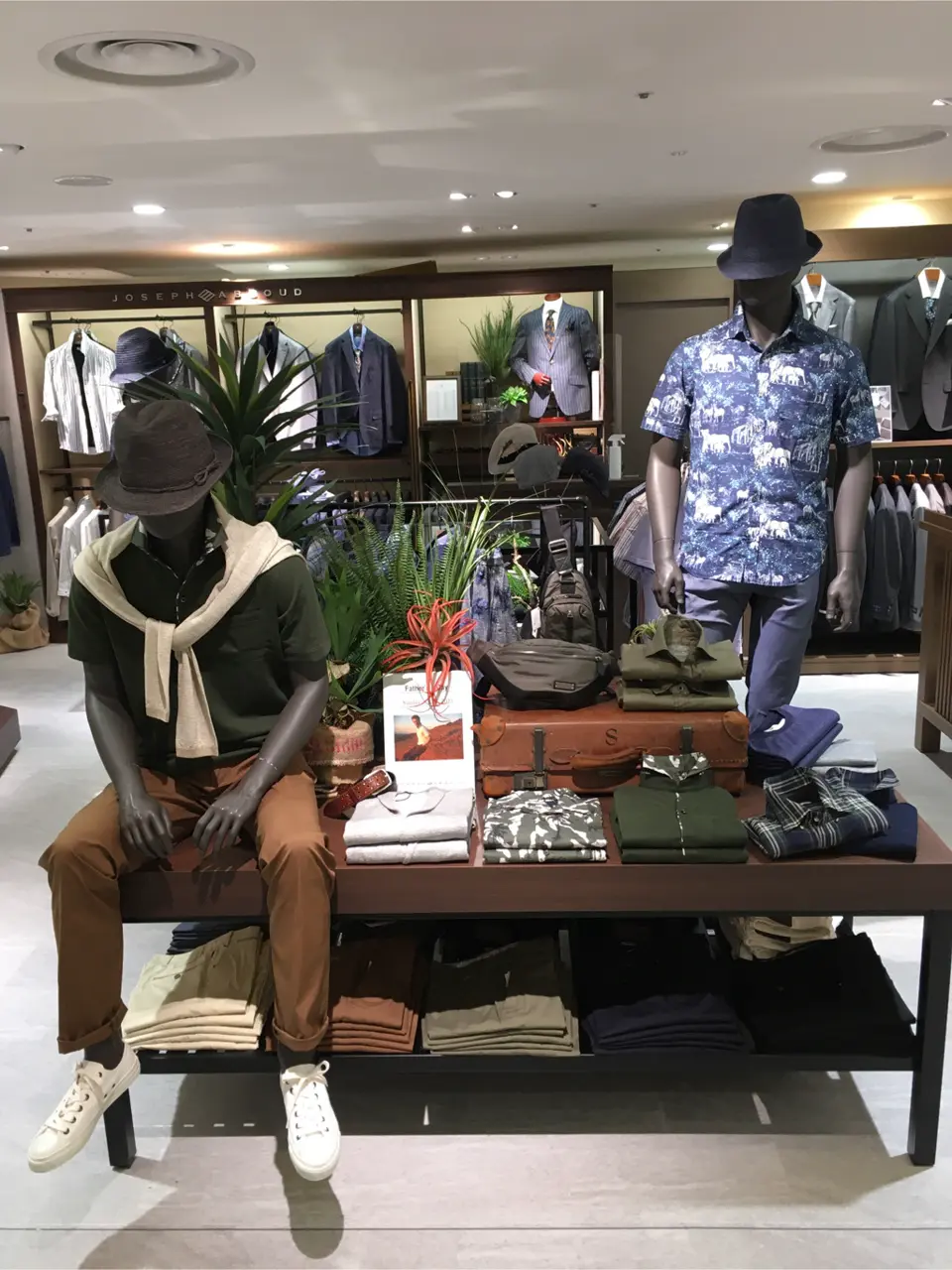 JOSEPH ABBOUD 大坪 コーディネート画像