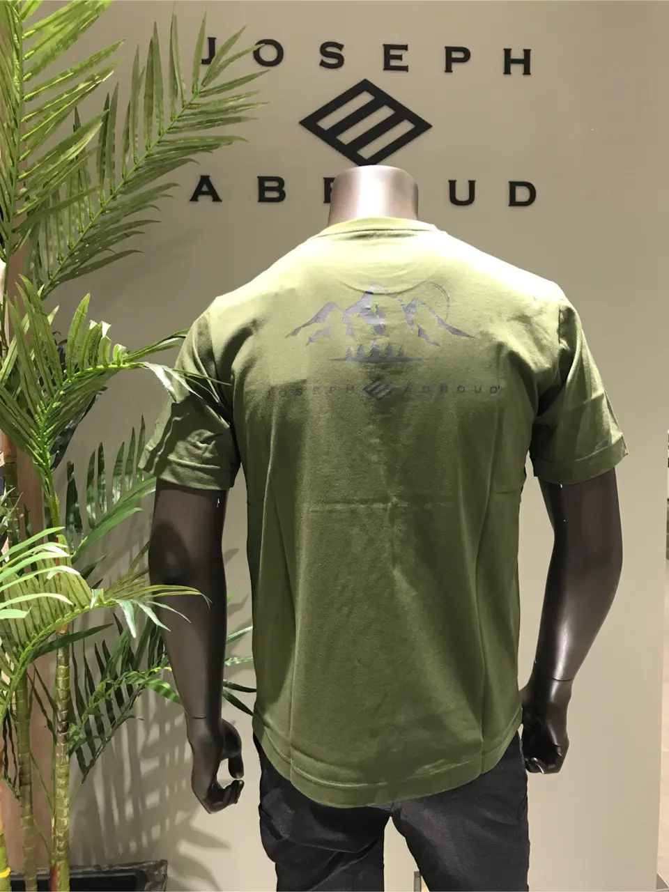 JOSEPH ABBOUD 伊津野 コーディネート画像