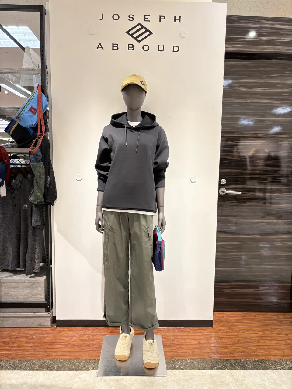  碇 コーディネート画像