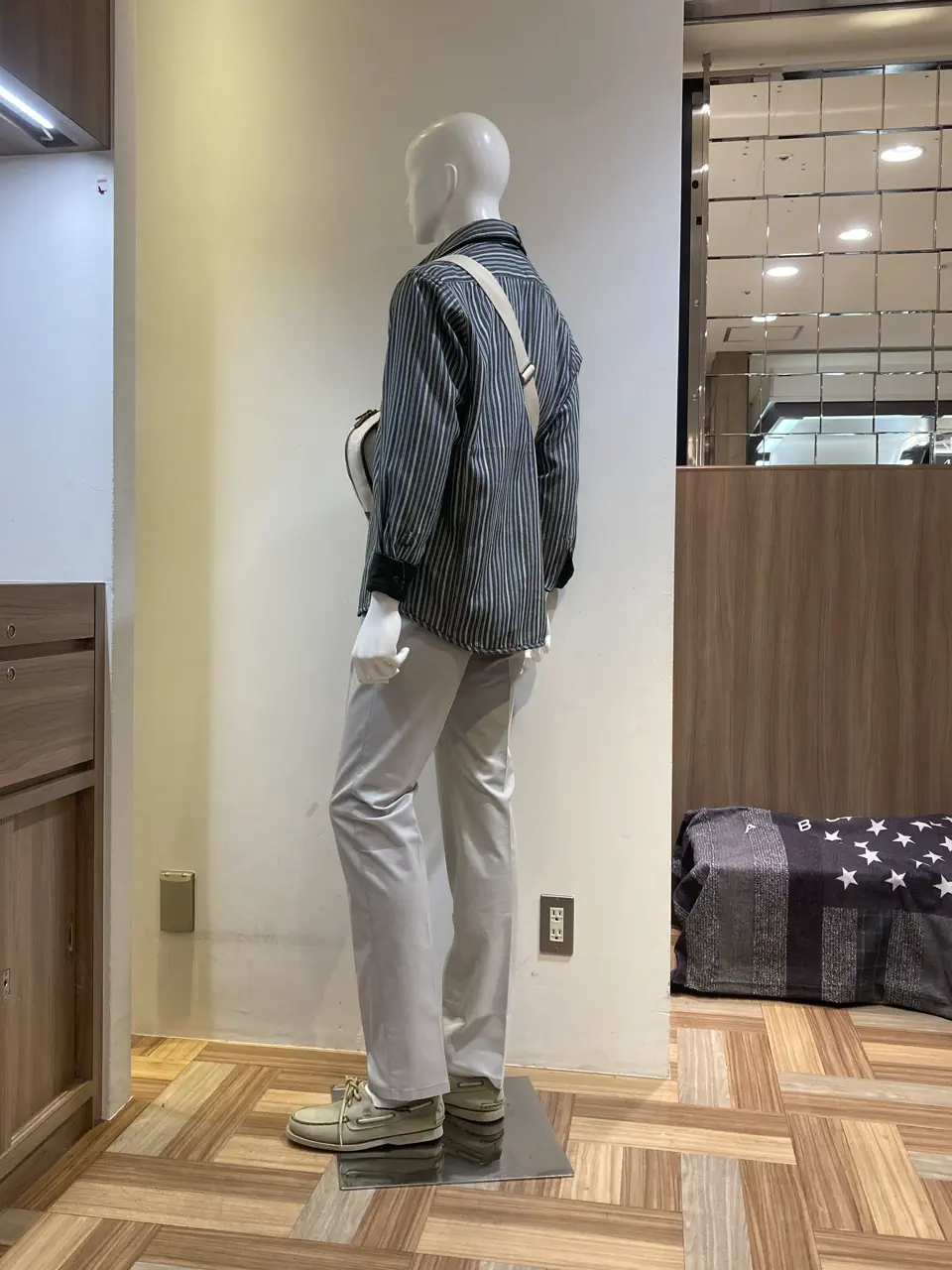 JOSEPH ABBOUD スタッフ コーディネート画像
