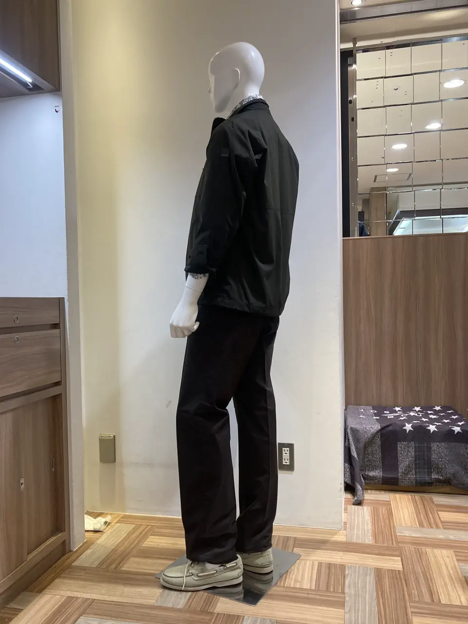 JOSEPH ABBOUD スタッフ コーディネート画像