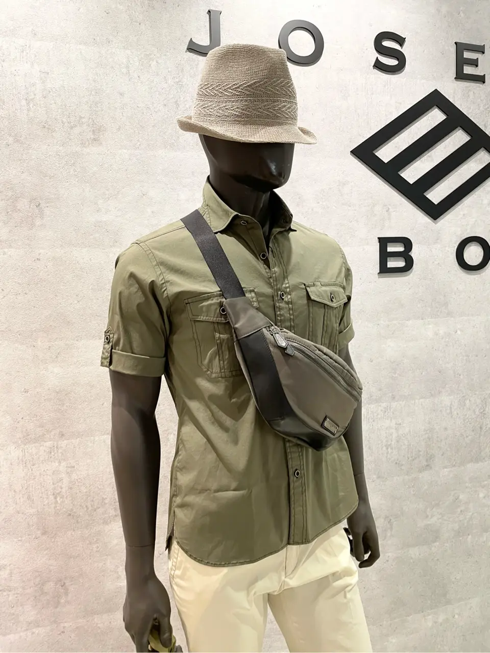 JOSEPH ABBOUD 東　 コーディネート画像