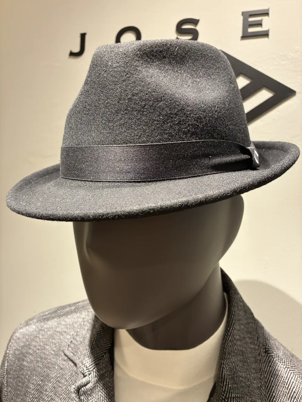 JOSEPH ABBOUD 川田 コーディネート画像