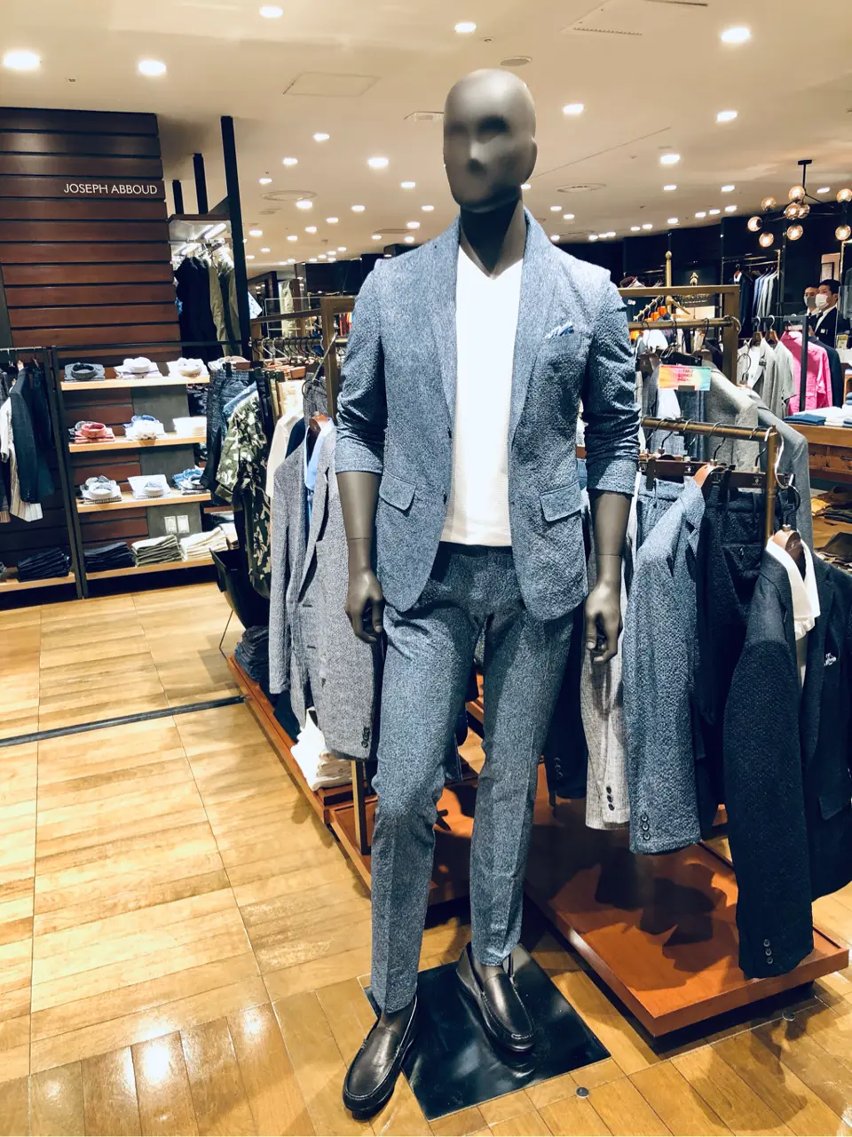 JOSEPH ABBOUD 新林 コーディネート画像