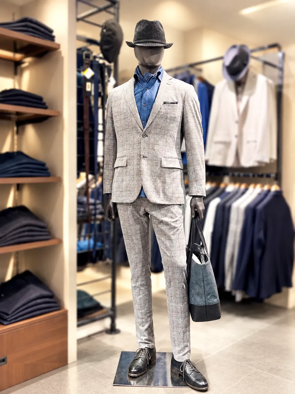 JOSEPH ABBOUD ニサワ コーディネート画像