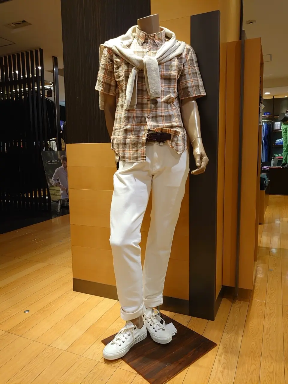  三宅 コーディネート画像