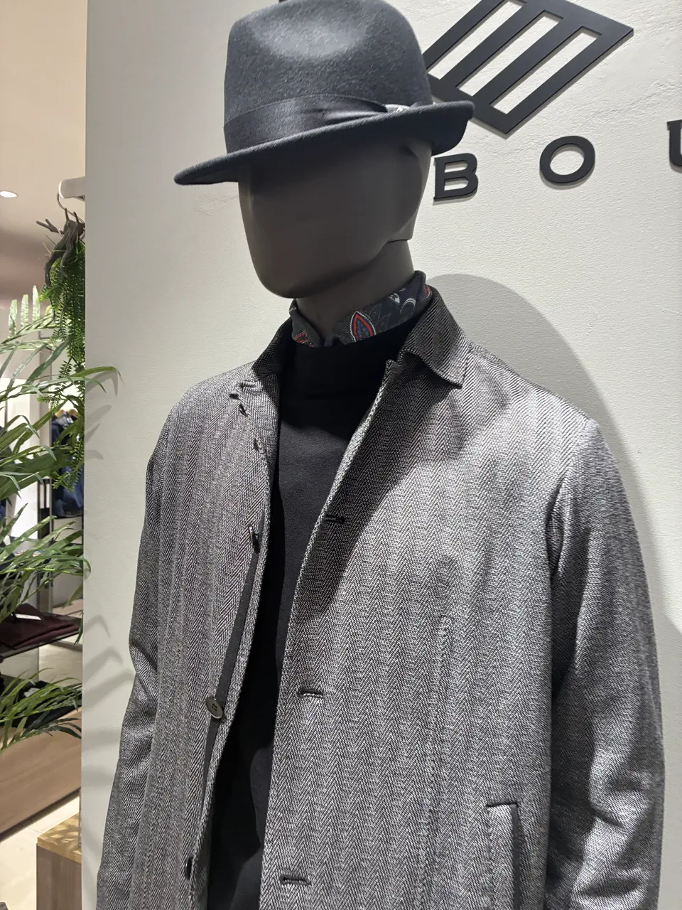 JOSEPH ABBOUD 伊津野 コーディネート画像