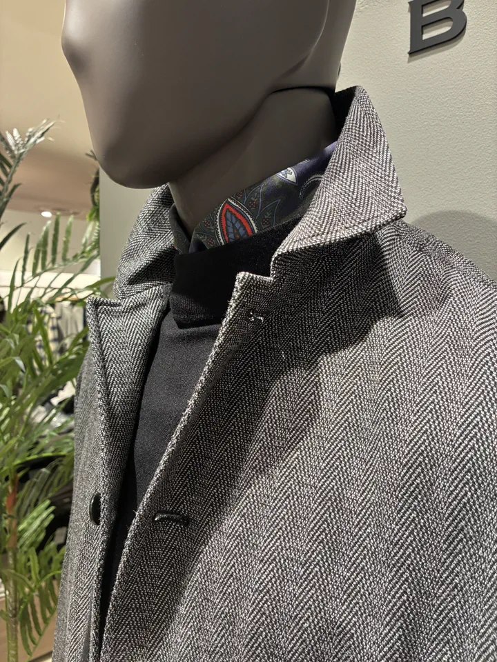 JOSEPH ABBOUD 伊津野 コーディネート画像